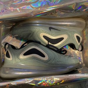W AIR MAX 720